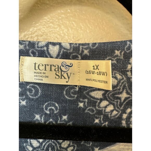 Terra & Sky Blue Blouse size 1X short sleeve plus size polyester round neck - Picture 4 of 7